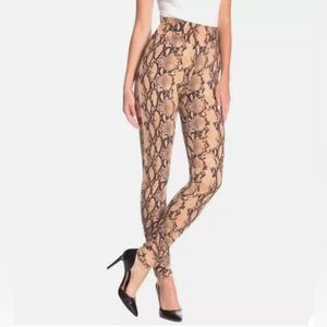 Socialite Snake Print With Rushing Legging size XL